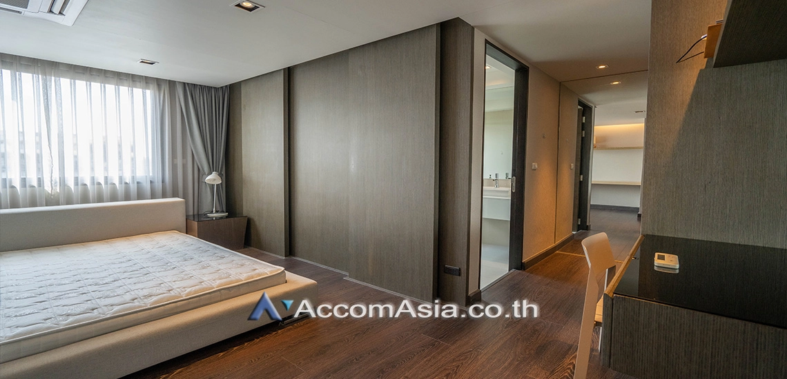 12  3 br Townhouse for rent and sale in Sukhumvit ,Bangkok BTS Ekkamai at The Park lane 22 AA25612