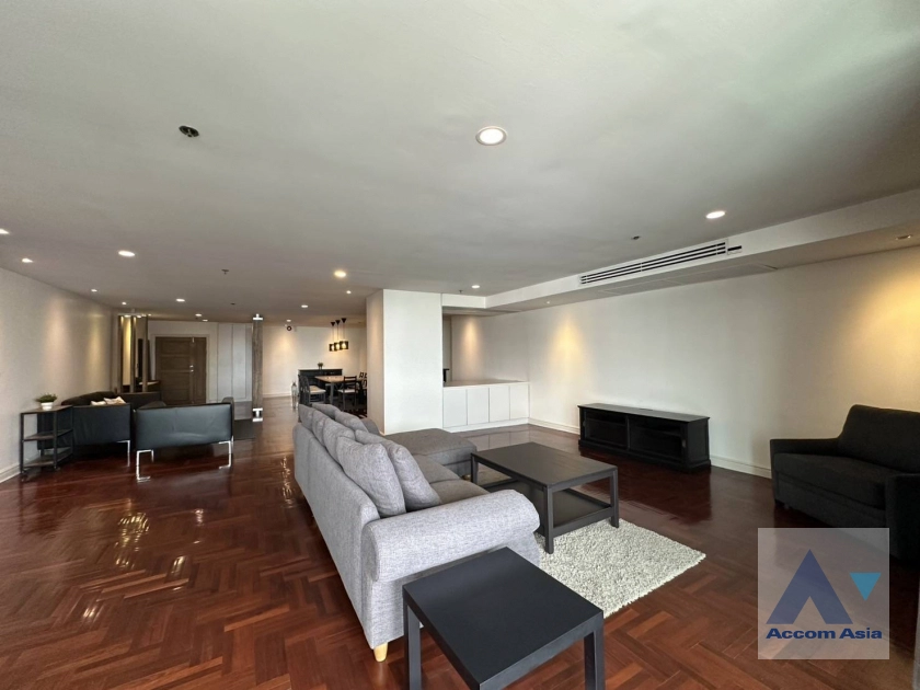 Pet friendly |  Kallista Mansion Condominium  3 Bedroom for Sale & Rent BTS Nana in Sukhumvit Bangkok