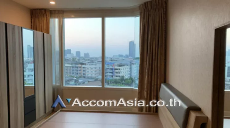 unit 3 Bedrooms  Condominium For Rent in Charoen Nakhon, Bangkok  near BTS Krung Thon Buri (AA25626)