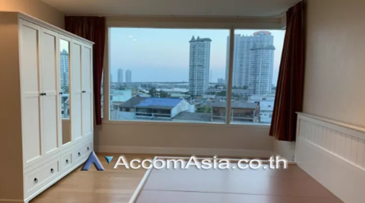  3 Bedrooms  Condominium For Rent in Charoennakorn, Bangkok  near BTS Krung Thon Buri (AA25626)