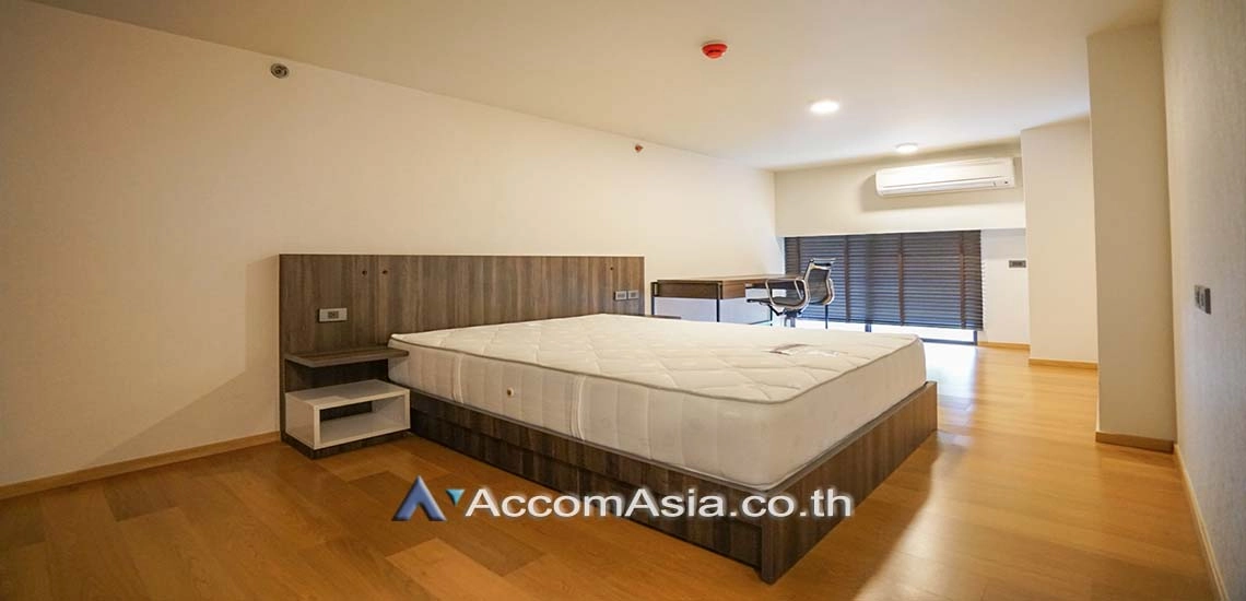 unitDouble High Ceiling, Duplex Condo |  3 Bedrooms  Condominium For Rent in Sukhumvit, Bangkok  near BTS Phrom Phong - MRT Sukhumvit (AA25638)