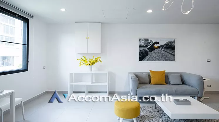 unit 1 Bedroom  Apartment For Rent in Ploenchit, Bangkok  near BTS Chitlom - MRT Lumphini (AA25647)