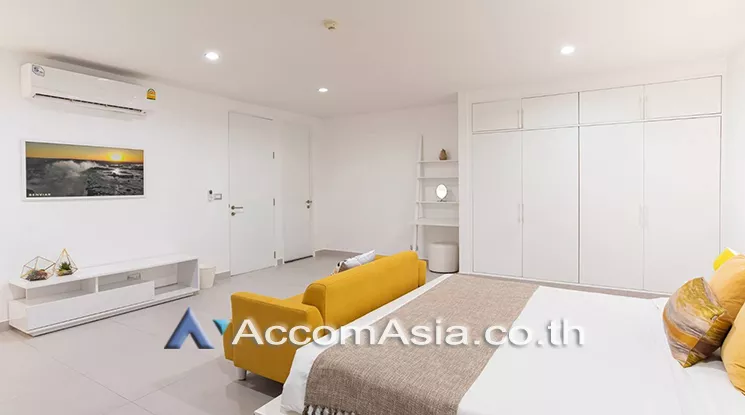 unit 1 Bedroom  Apartment For Rent in Ploenchit, Bangkok  near BTS Chitlom - MRT Lumphini (AA25647)