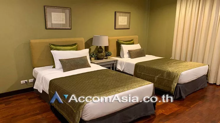 unit 3 Bedrooms  Apartment For Rent in Ploenchit, Bangkok  near BTS Chitlom - MRT Lumphini (AA25648)