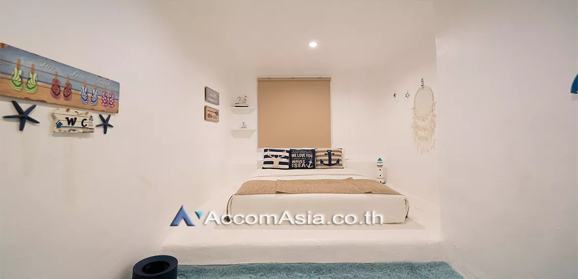 13  4 br Apartment For Rent in Ploenchit ,Bangkok BTS Chitlom - MRT Lumphini at Low-Rise Cozy Apartment, 5 mins walk to Lumpini park AA25653
