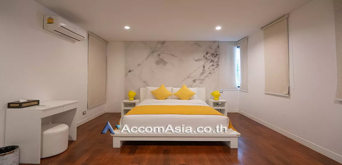 12  4 br Apartment For Rent in Ploenchit ,Bangkok BTS Chitlom - MRT Lumphini at Low-Rise Cozy Apartment, 5 mins walk to Lumpini park AA25653