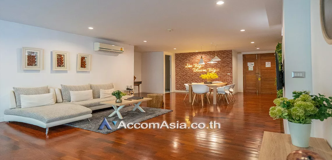 unitGarden View, Big Balcony |  4 Bedrooms  Apartment For Rent in Ploenchit, Bangkok  near BTS Chitlom - MRT Lumphini (AA25653)