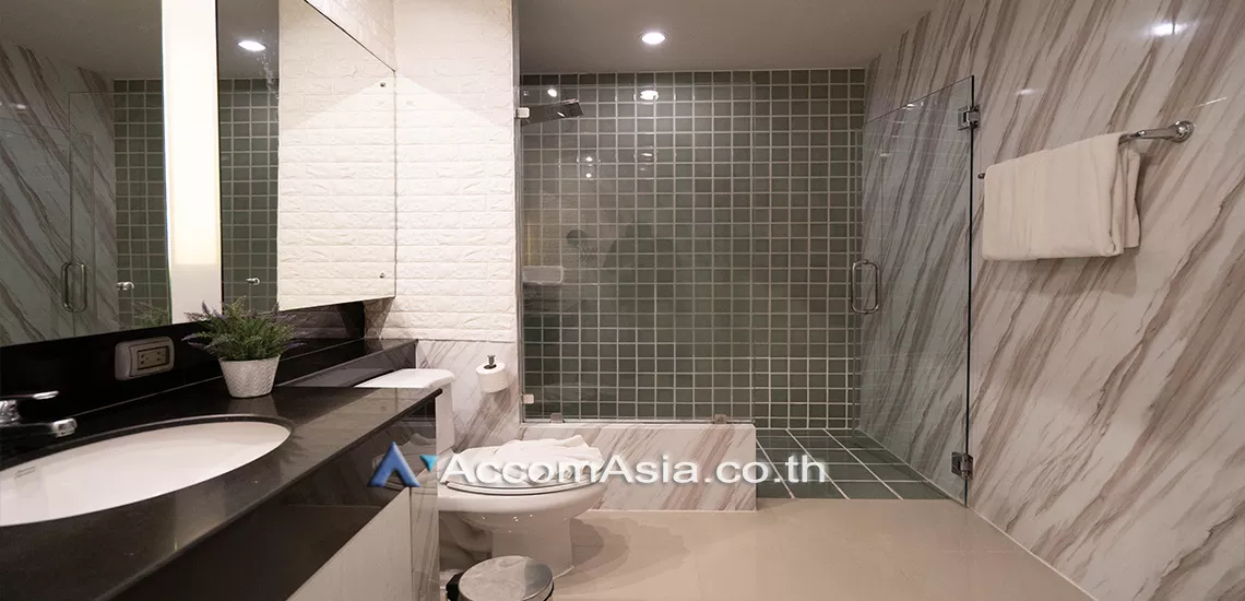 8  4 br Apartment For Rent in Ploenchit ,Bangkok BTS Chitlom - MRT Lumphini at Low-Rise Cozy Apartment, 5 mins walk to Lumpini park AA25653