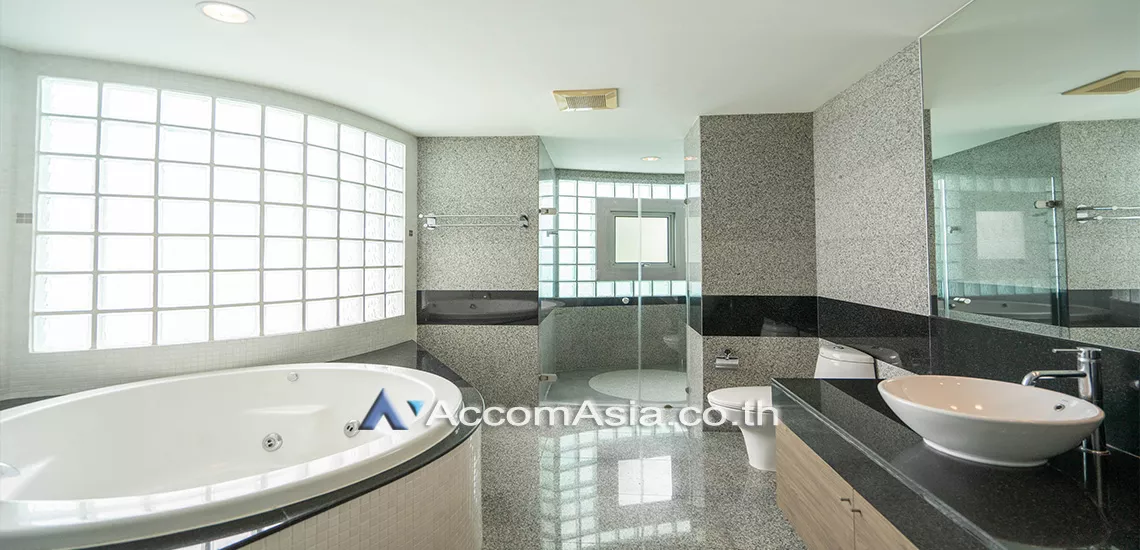 9  3 br Apartment For Rent in Sukhumvit ,Bangkok BTS Phra khanong at Modern Living Style AA25655