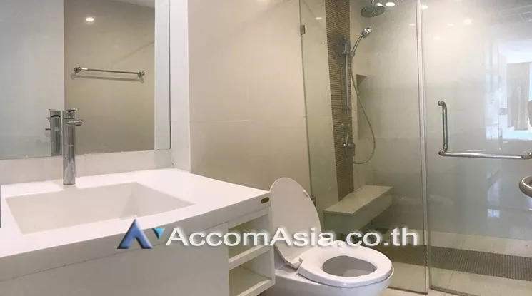 unit 1 Bedroom  Condominium For Sale in Silom, Bangkok  near BTS Chong Nonsi (AA25663)