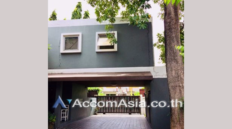  5 Bedrooms  House For Sale in Sukhumvit, Bangkok  near BTS Bang Chak (AA25664)