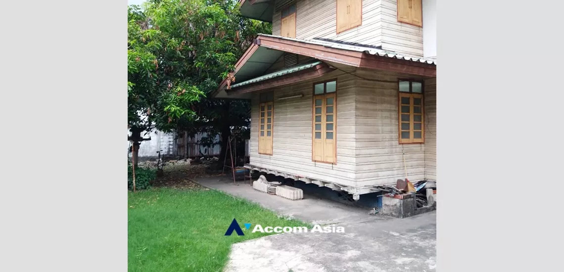  House For Sale in Sukhumvit, Bangkok  near BTS Ekkamai - BTS Phra khanong (AA25669)