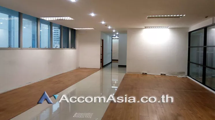  2  Office Space For Rent in Sukhumvit ,Bangkok BTS Nana at Dhammalert Building AA25680
