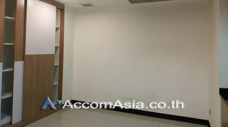 4  Office Space For Rent in Sukhumvit ,Bangkok BTS Nana at Dhammalert Building AA25680