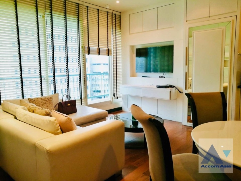 Corner Unit |  The Address Chidlom Condominium  2 Bedroom for Rent BTS Chitlom in Ploenchit Bangkok