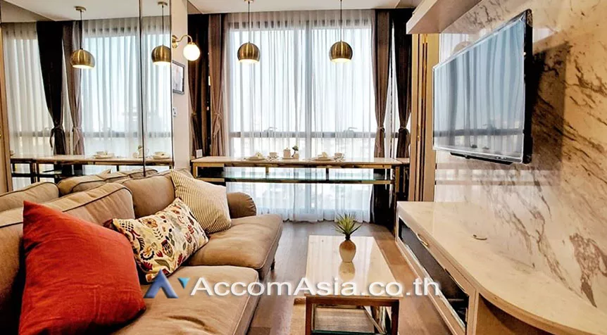  1 Bedroom  Condominium For Rent & Sale in Silom, Bangkok  near MRT Sam Yan (AA25704)