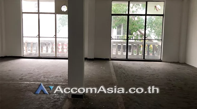 6  Shophouse For Rent in Silom ,Bangkok BTS Chong Nonsi AA25731