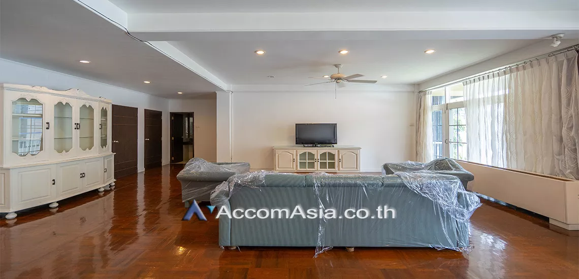 Pet friendly |  3 Bedrooms  Apartment For Rent in Sukhumvit, Bangkok  near BTS Asok - MRT Sukhumvit (AA25736)