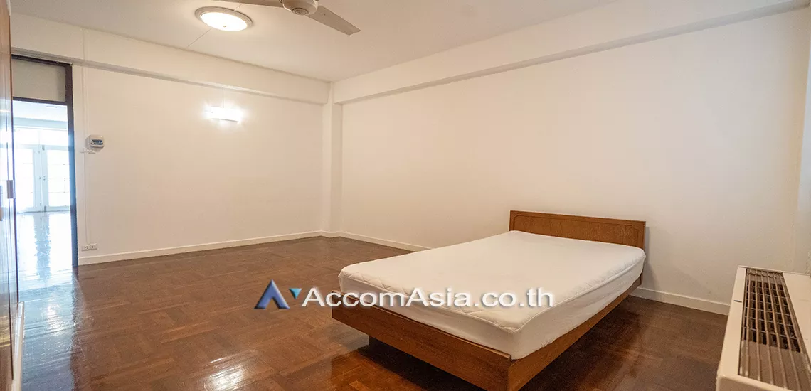 12  3 br Apartment For Rent in Sukhumvit ,Bangkok BTS Asok - MRT Sukhumvit at Easy to access BTS and MRT AA25736