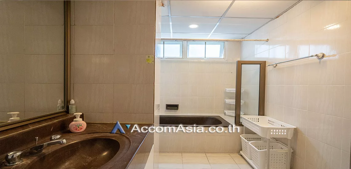 8  3 br Apartment For Rent in Sukhumvit ,Bangkok BTS Asok - MRT Sukhumvit at Easy to access BTS and MRT AA25736