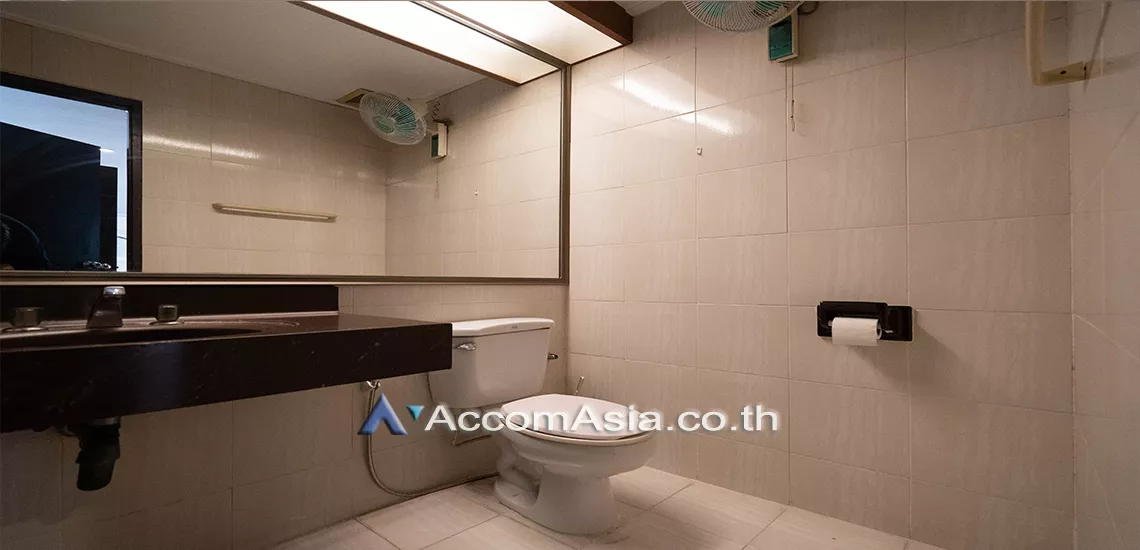 10  3 br Apartment For Rent in Sukhumvit ,Bangkok BTS Asok - MRT Sukhumvit at Easy to access BTS and MRT AA25736