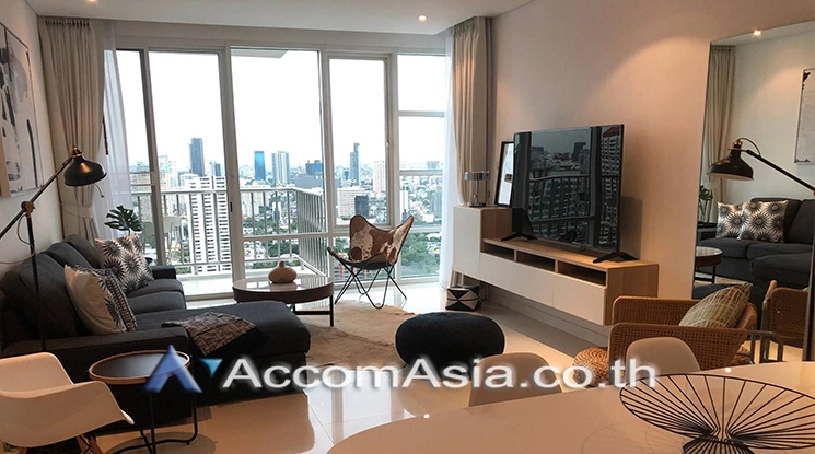 Pet friendly |  Fullerton Sukhumvit Condominium  2 Bedroom for Rent BTS Ekkamai in Sukhumvit Bangkok