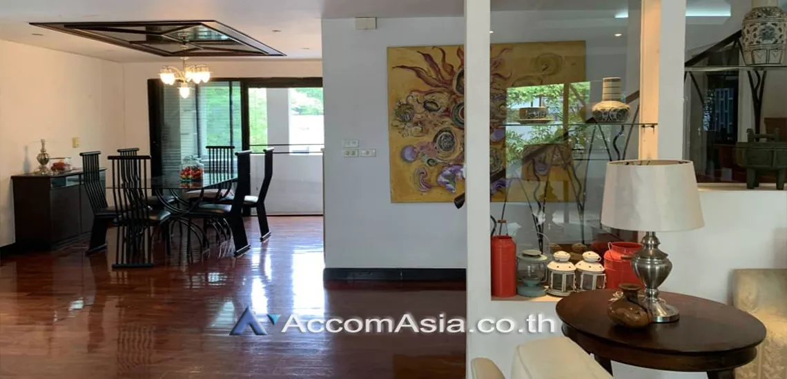  3 Bedrooms  Townhouse For Rent in Sukhumvit, Bangkok  near BTS Asok - MRT Sukhumvit (AA25762)