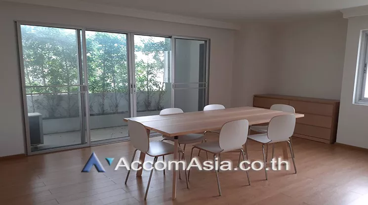  3 Bedrooms  Apartment For Rent in Ploenchit, Bangkok  near BTS Ploenchit (AA25771)