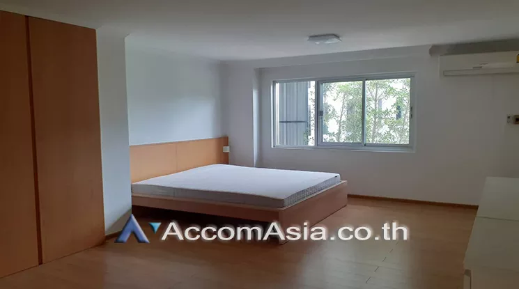 unit 3 Bedrooms  Apartment For Rent in Ploenchit, Bangkok  near BTS Ploenchit (AA25771)