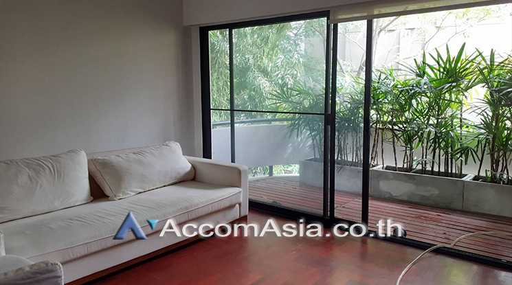  2 Bedrooms  Apartment For Rent in Ploenchit, Bangkok  near BTS Ploenchit (AA25772)