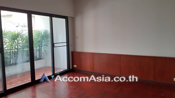 unit 2 Bedrooms  Apartment For Rent in Ploenchit, Bangkok  near BTS Ploenchit (AA25772)
