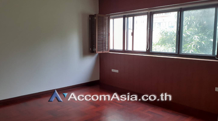 unit 2 Bedrooms  Apartment For Rent in Ploenchit, Bangkok  near BTS Ploenchit (AA25772)