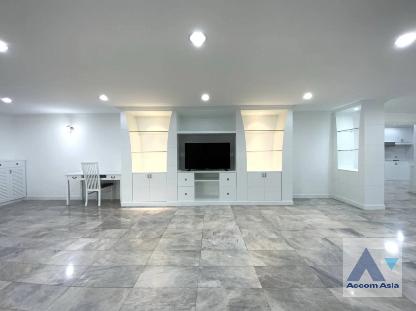 Fully Furnished, Big Balcony condominium for rent in Sukhumvit, Bangkok Code AA25776