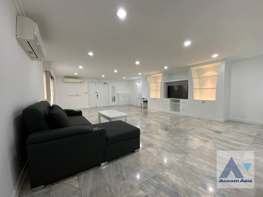 Fully Furnished, Big Balcony condominium for rent in Sukhumvit, Bangkok Code AA25776