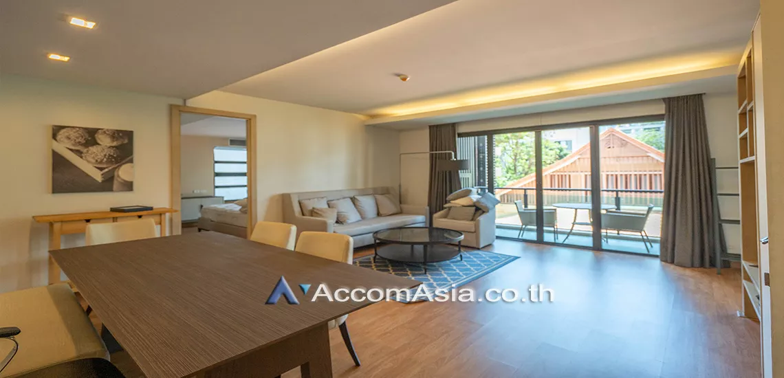  3 Bedrooms  Apartment For Rent in Ploenchit, Bangkok  near BTS Ploenchit (AA25777)