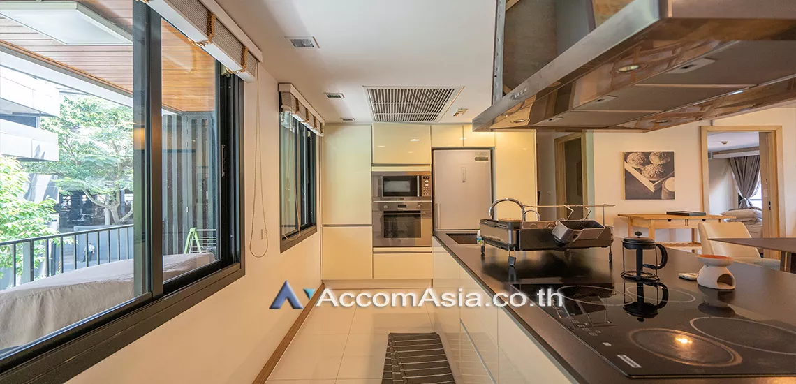 unit 3 Bedrooms  Apartment For Rent in Ploenchit, Bangkok  near BTS Ploenchit (AA25777)