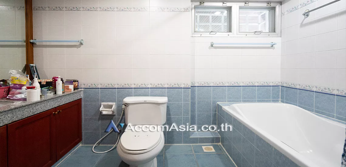 12  3 br House For Rent in Sukhumvit ,Bangkok BTS Phrom Phong at House in Compound 5001301