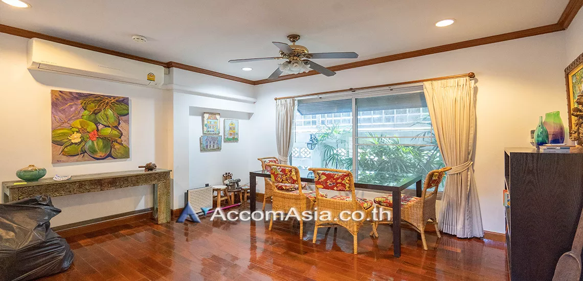  1  3 br House For Rent in Sukhumvit ,Bangkok BTS Phrom Phong at House in Compound 5001301