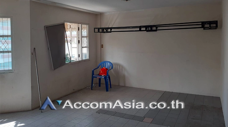 unit 3 Bedrooms  Townhouse For Rent in Sathorn, Bangkok  near BRT Technic Krungthep (AA25792)