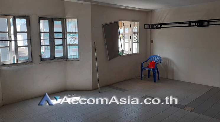 unit 3 Bedrooms  Townhouse For Rent in Sathorn, Bangkok  near BRT Technic Krungthep (AA25792)