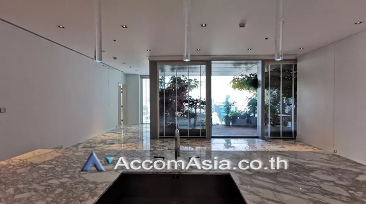 unit 3 Bedrooms  Condominium For Rent in Silom, Bangkok  near BTS Chong Nonsi (AA25801)