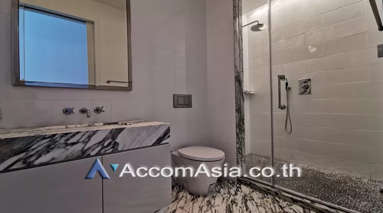 unit 3 Bedrooms  Condominium For Rent in Silom, Bangkok  near BTS Chong Nonsi (AA25801)