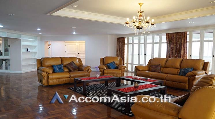 unitHuge 4 bedrooms unit at Inter condominium with spacious balcony 9 mins to Nana BTS