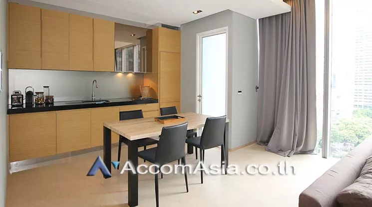  1 Bedroom  Condominium For Sale in Silom, Bangkok  near BTS Sala Daeng - MRT Silom (AA25805)