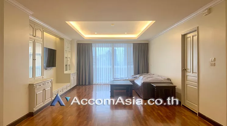 Big Balcony |  Newton Tower Condominium  3 Bedroom for Rent BTS Nana in Sukhumvit Bangkok