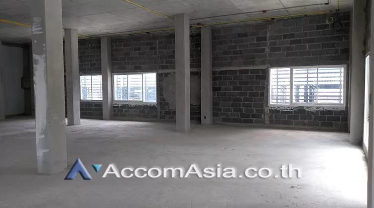  1  Office Space For Rent in Pattanakarn ,Bangkok BTS On Nut at Community Mall AA25828