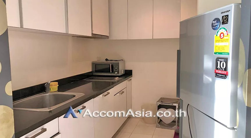 unit 1 Bedroom  Condominium For Rent in Ploenchit, Bangkok  near BTS Ratchadamri (AA25835)
