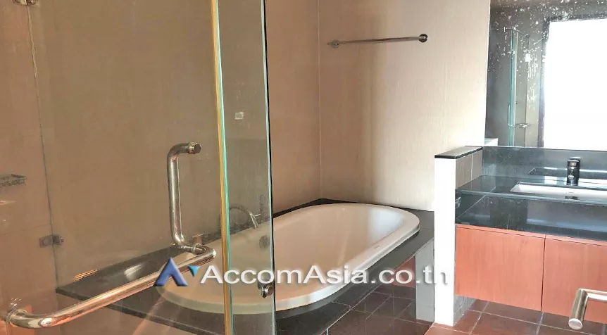 5  1 br Condominium For Rent in Ploenchit ,Bangkok BTS Ratchadamri at Baan Rajprasong AA25835