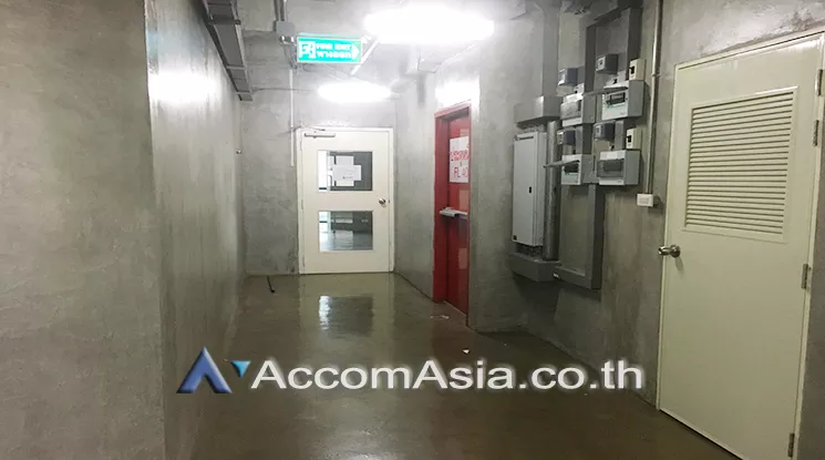 unit Office space For Sale in Silom, Bangkok  near BTS Sala Daeng (AA25843)