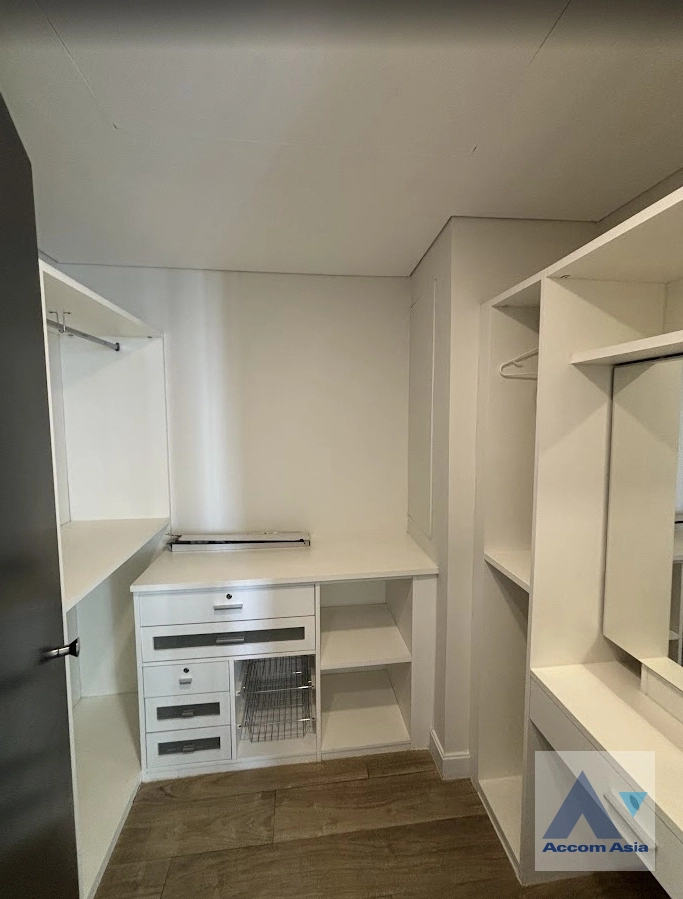 13  3 br Condominium For Sale in Sukhumvit ,Bangkok BTS Ekkamai at Fullerton Sukhumvit AA25845